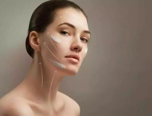 額頭長(zhǎng)痘痘怎么調(diào)理?臉頰兩側(cè)長(zhǎng)痘痘怎么消除