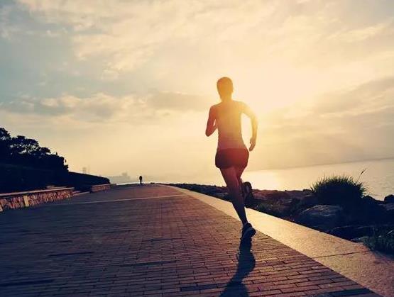 每天跑步怎么防止拉傷?跑步減肥運(yùn)動量要達(dá)到多少?