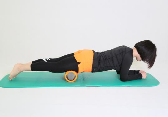 用泡沫軸滾小腿真的能瘦小腿肌肉嗎?運動后用泡沫軸放松可以不拉伸么