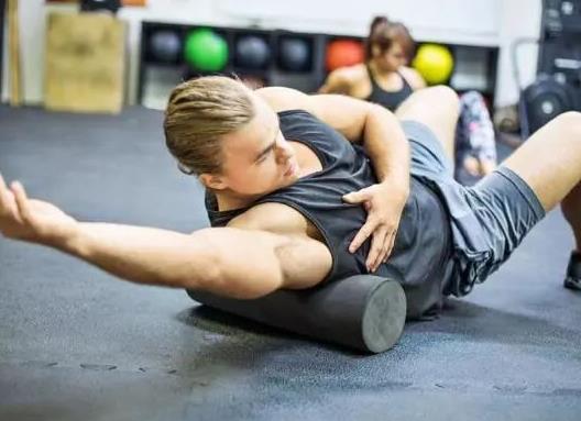 泡沫軸可以代替拉伸嗎?每天滾泡沫軸多久能瘦腿?