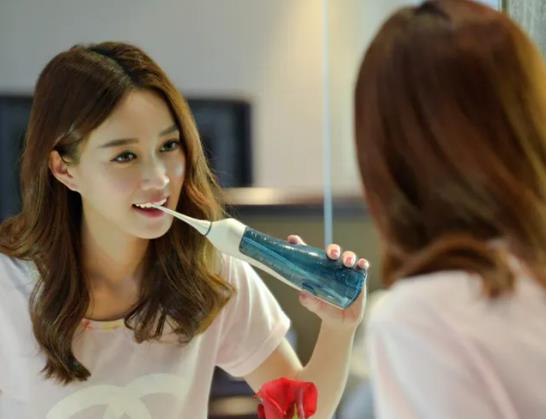 普通人有必要用沖牙器嗎?沖牙器要緊貼牙齒沖嗎