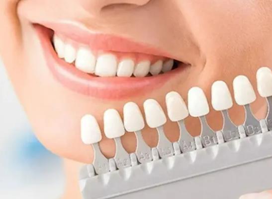 美白牙貼過期一兩個月了能用嗎?使用美白牙貼前要刷牙嗎