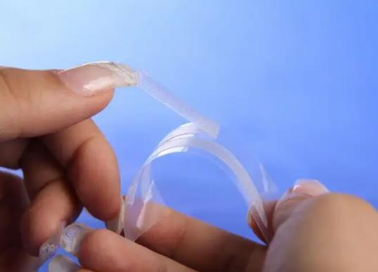 美白牙貼飯前貼還是飯后貼?牙貼可以剪下來一顆一顆貼嗎