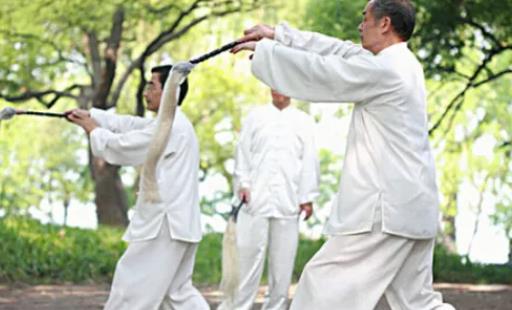 練八段錦瘦了正常嗎 女人練八段錦有壞處嗎