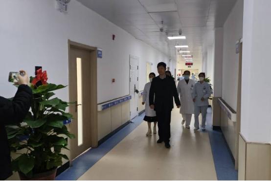 ���Ϗ�(f��)���[���t(y��)Ժ�[����һ���^(q��)���w�_�ƃxʽ