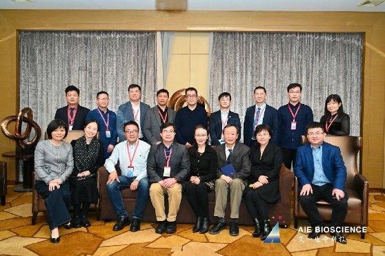 ���¡����I��������ͻ�� AIE®�����Ç��H�����t�W��ӑ���������_