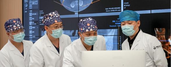 “全口缺牙族”痛苦此刻化成喜悅|熊貓口腔助力無牙頜 “全口缺牙族”痛苦此刻化成喜悅|熊貓口腔助力無牙頜