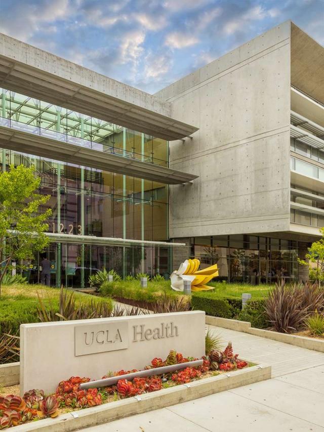 [11/10] ���� UCLA Health �е���Щ��Ҋ���}���҂��������� ~