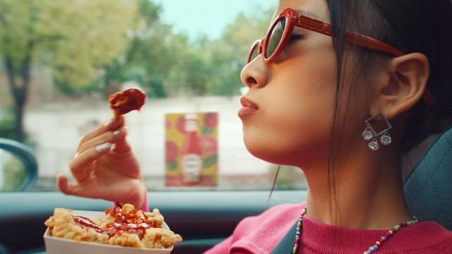 亨氏狂熱開年:新年蘸點紅,我就蘸亨氏! 亨氏狂熱開年:新年蘸點紅,我就蘸亨氏!