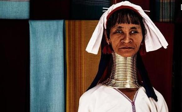 世界上脖子最長的人,帕督安部落女性最長達40cm,以脖子長為美