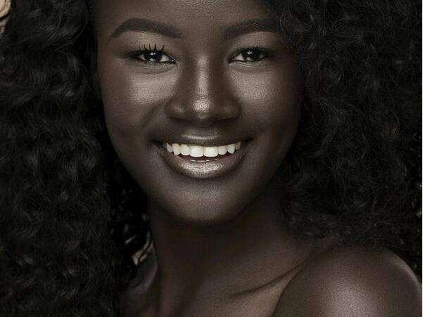 世界上最黑的女人Khoudia Diop,黑到夜晚能隱身!