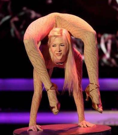 世界上最柔軟美女俄羅斯體操運動員Zlata寫真集 大秀柔術絕技