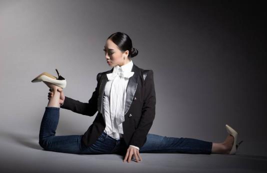 中國(guó)第一柔術(shù)女王劉藤 完爆各路“一字馬”女神 解鎖姿勢(shì)最多的女人