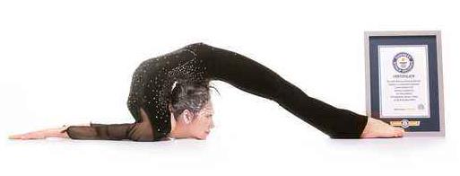 中國(guó)第一柔術(shù)女王劉藤 完爆各路“一字馬”女神 解鎖姿勢(shì)最多的女人