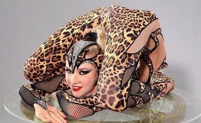 世界上最柔軟美女俄羅斯體操運動員Zlata寫真集 大秀柔術絕技