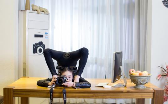 中國(guó)第一柔術(shù)女王劉藤 完爆各路“一字馬”女神 解鎖姿勢(shì)最多的女人