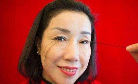 世界上耳毛最長的人 25厘米長的耳朵毛被寫入吉尼斯中