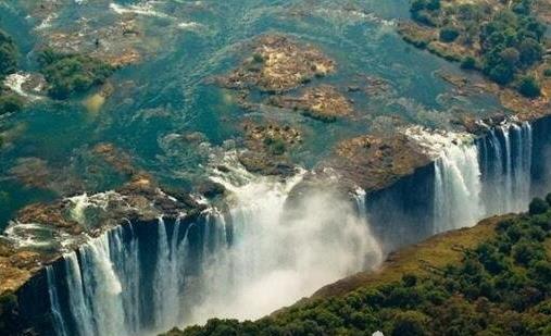 世界上最危險的游泳池 懸崖邊魔鬼游泳池110米