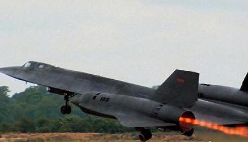 世界上最快的飛機 飛行員要穿特殊航空服才能承受住它的速度