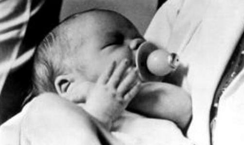 世界上第一個試管嬰兒 路易絲·布朗1978年誕生于英國