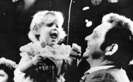 世界上第一個試管嬰兒 路易絲·布朗1978年誕生于英國