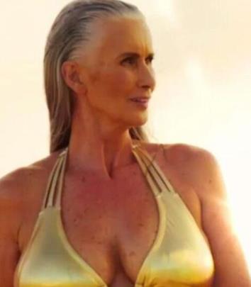 史上最老泳裝模特 尼古拉格里芬56歲拍性感泳裝寫真