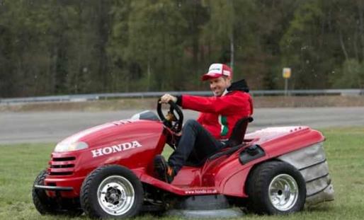 世界上最快的割草機 本田黑科技209公里每小時