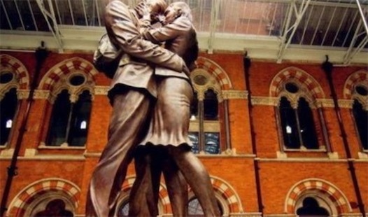 十大最著名的接吻雕塑排行榜 聞名世界的學生之吻愛沙尼亞塔爾圖