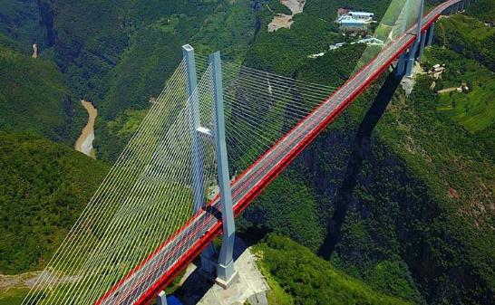 世界最高的跨江大橋都格北盤江大橋 高度565米相當于200層樓高