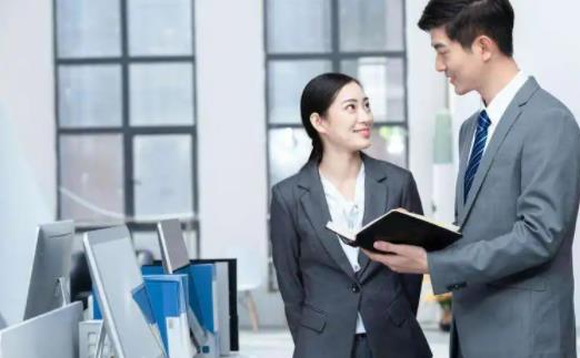 下班被領(lǐng)導(dǎo)請吃飯要去嗎 和領(lǐng)導(dǎo)在一起吃飯注意的細(xì)節(jié) 下班被領(lǐng)導(dǎo)請吃飯要去嗎 和領(lǐng)導(dǎo)在一起吃飯注意的細(xì)節(jié)