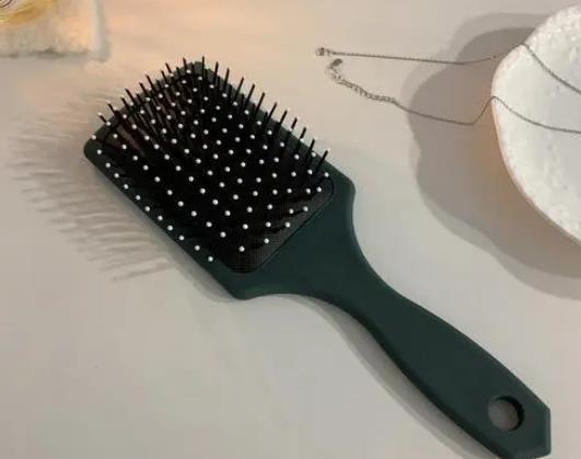 用氣囊梳真的對(duì)頭皮好嗎?脫發(fā)用什么梳子梳頭發(fā)最好?