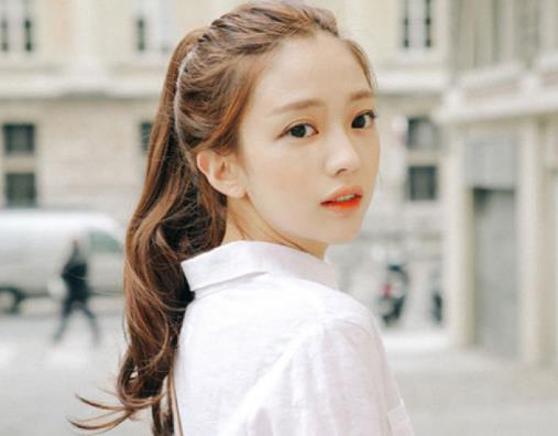 劉海一天就油了正常嗎?花露水噴頭發(fā)能殺死虱子嗎?