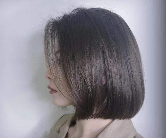 剪短發(fā)后面容易翹怎么解決?剪完短發(fā)如何護(hù)理使短發(fā)不彎