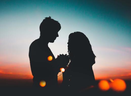 前任真的值得你挽回嗎?男生有了現任是否還會對前任戀戀不忘