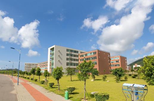 1、吉林大學珠海學院.jpg