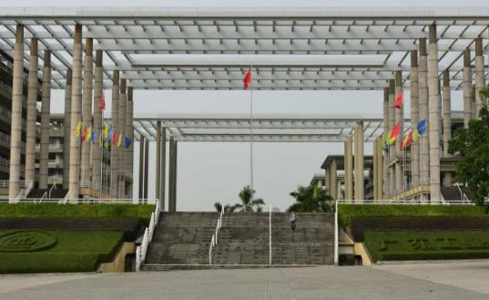 10、廣東工業大學華立學院.jpg
