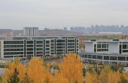 2、鄂爾多斯應用技術學院.jpg
