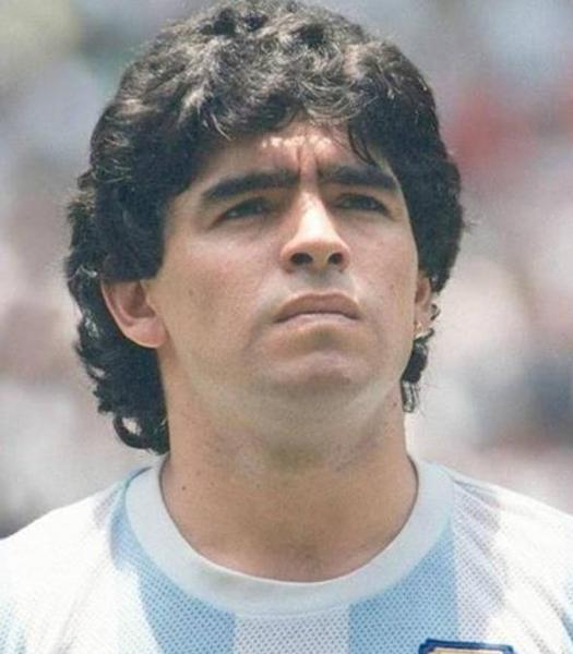 2、一代球王馬拉多納.jpg