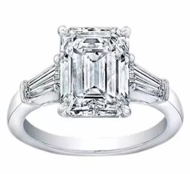 四、Cartier 卡地亞祖母綠切割鉆石戒指.jpg