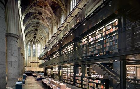 全球十大最佳書(shū)店排行榜,荷蘭馬斯特里赫特教堂書(shū)店有800年歷史