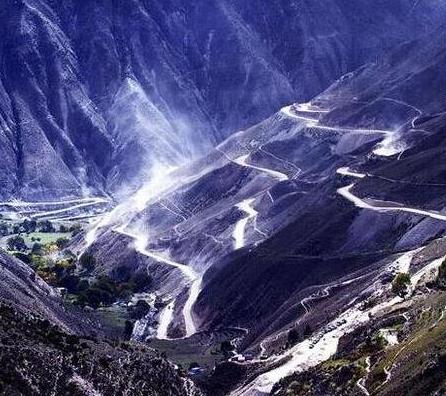 中國十大奇跡工程排行榜,杭州灣跨海大橋第一,掛壁公路第二