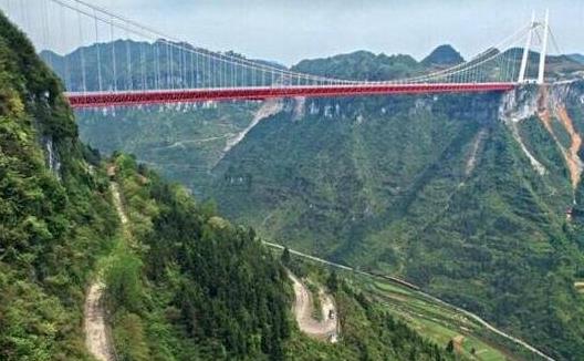中國十大奇跡工程排行榜,杭州灣跨海大橋第一,掛壁公路第二