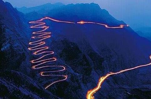 中國十大奇跡工程排行榜,杭州灣跨海大橋第一,掛壁公路第二