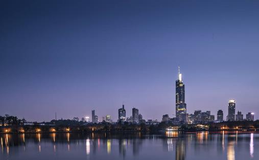 2018年中國十大高樓排行榜,南京紫峰大廈高達632米