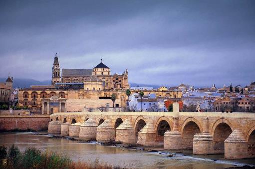 西班牙十大城市排行榜,巴塞羅那有天馬行空的建筑