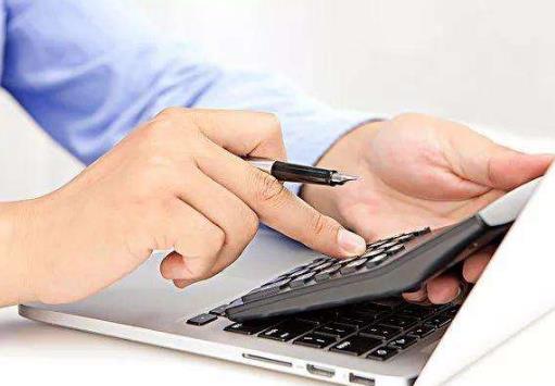 就業面最寬的十大專業排行榜,經濟學第一,新聞學第二