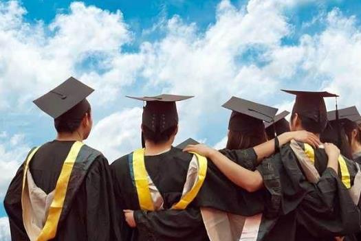 就業面最寬的十大專業排行榜,經濟學第一,新聞學第二