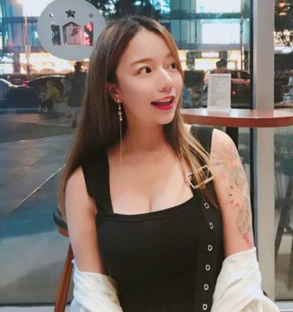 2018年微博十大網(wǎng)紅排行榜,張沫凡第一,邢曉瑤第二