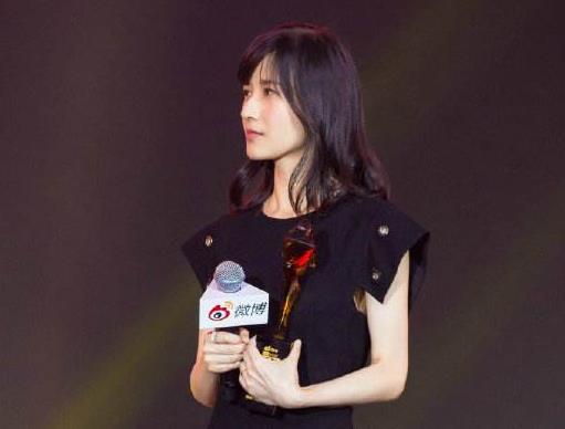 2018年微博十大網(wǎng)紅排行榜,張沫凡第一,邢曉瑤第二