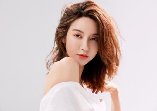 2018年微博十大網(wǎng)紅排行榜,張沫凡第一,邢曉瑤第二